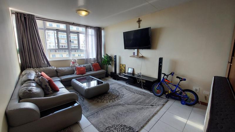 1 Bedroom Property for Sale in Loevenstein Western Cape